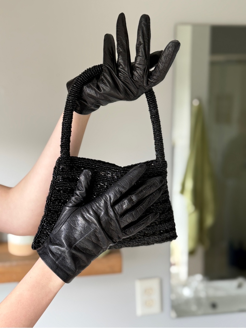 Vintage Leather Kid Gloves in Black size 6.5-7